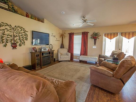 3rd image of 348 Sterling Dr
