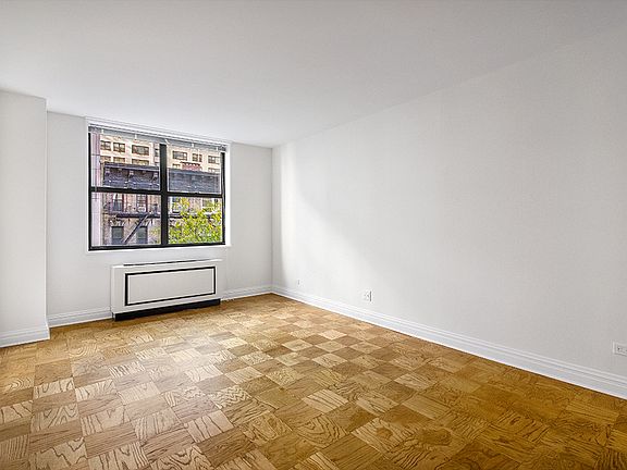 3rd image of 400 E 71st St APT 15P