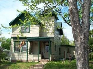 17 E 4th St, Washburn, WI 54891