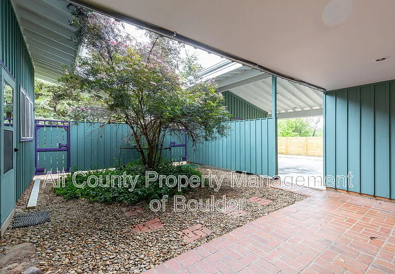 2220 Norwood Ave — Photo 32