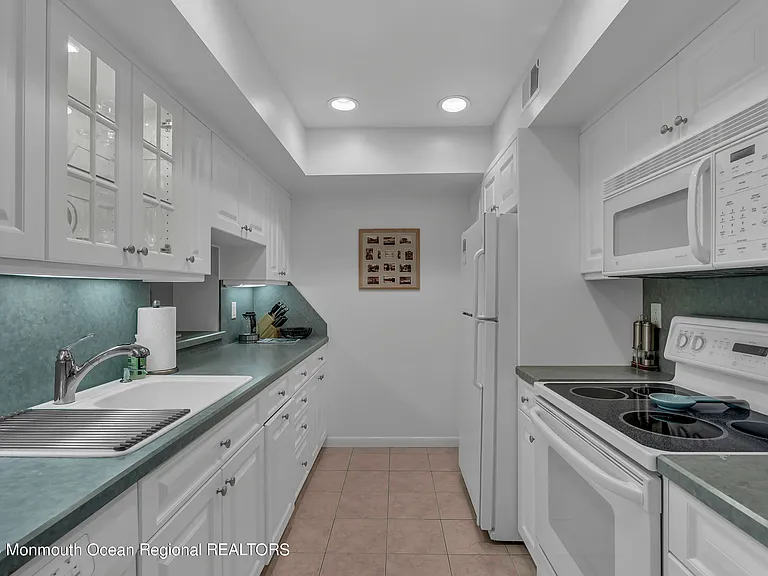 15 Linden Dr — Photo 8