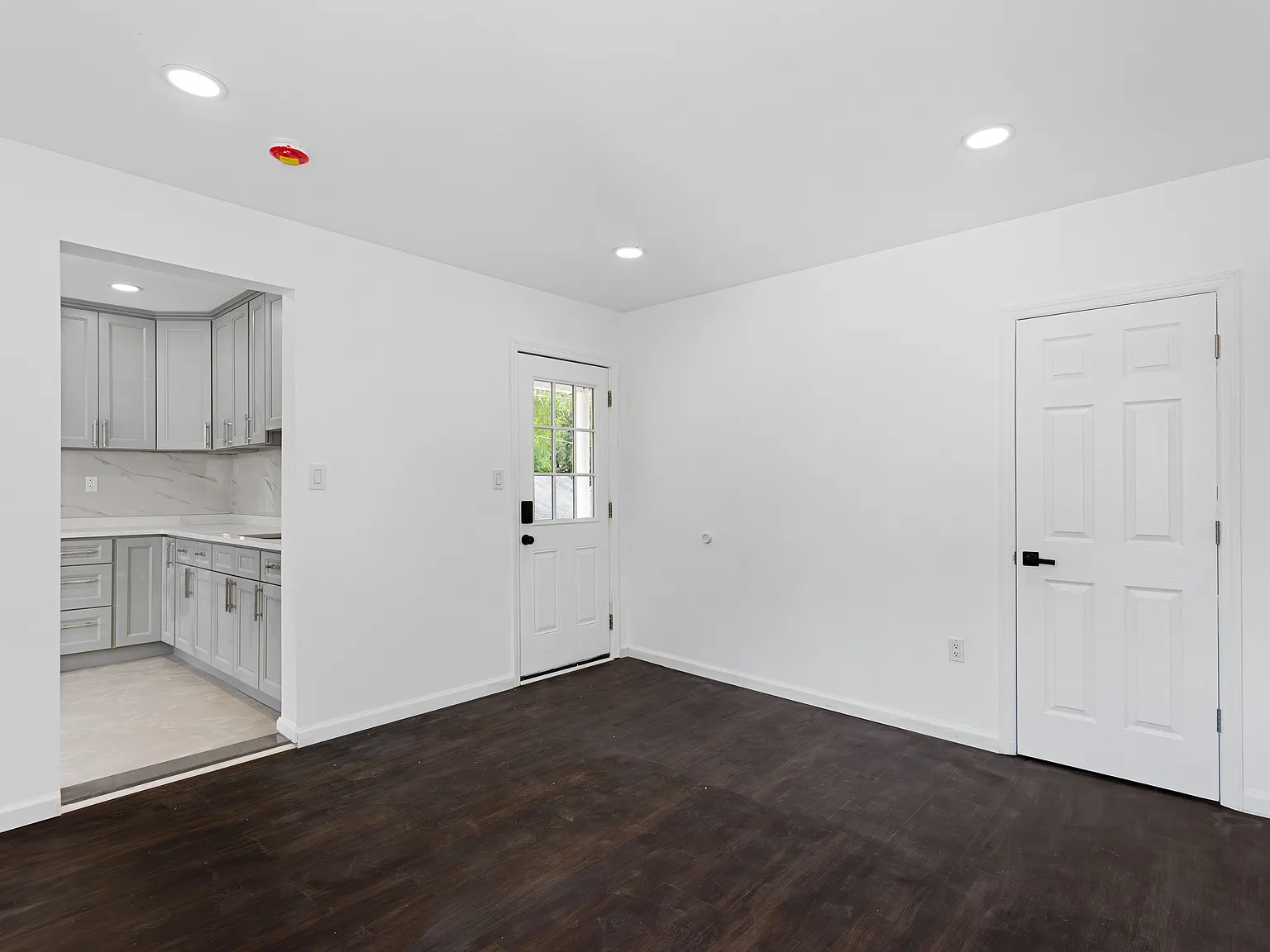 3 bed, $3,000 — Photo 3