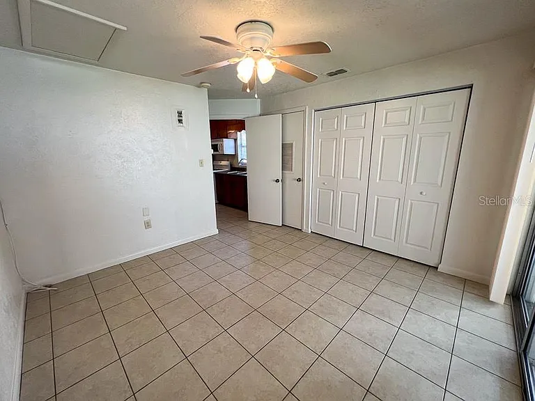 1406 SW 18th Pl #2 — Photo 9