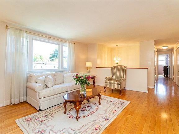2nd image of 89 Fernandez Cir