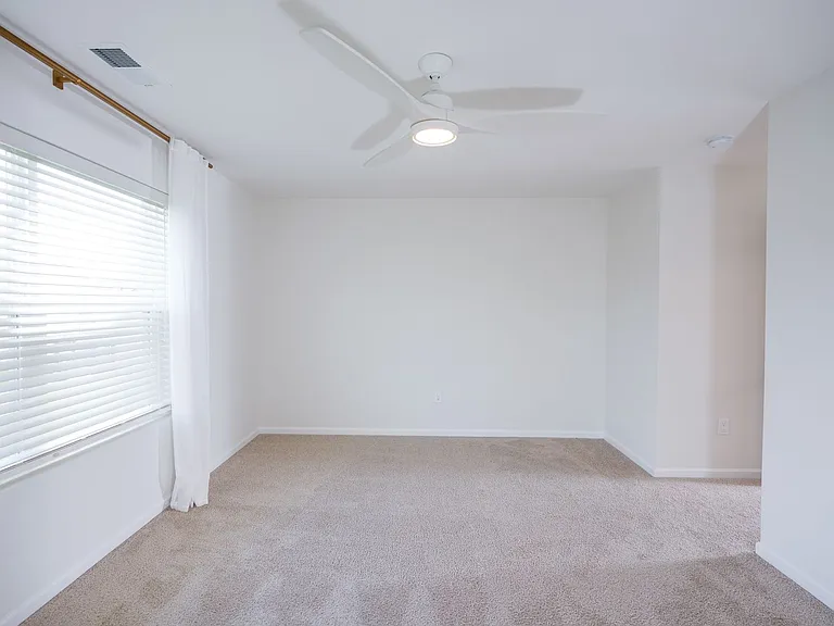 245 Hollyhock Dr — Photo 49
