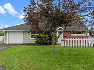 54 Cactus Rd, Levittown, PA 19057