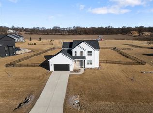 2208 Wooded Ridge Trl, Cottage Grove, WI 53527