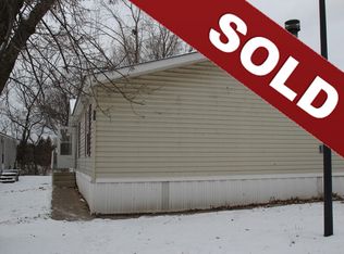 88 Kelly Rd, Chaska, MN 55318