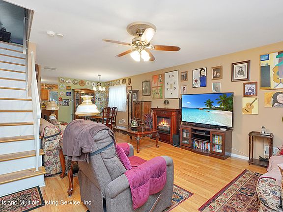 2nd image of 103 Tysen St