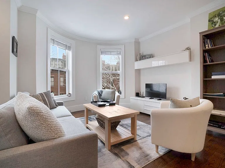 158 W Newton St #2 — Photo 3