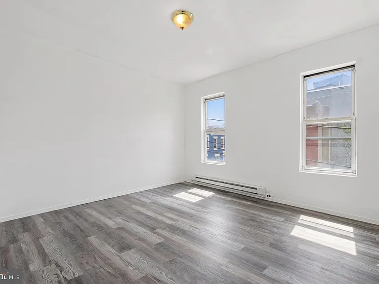 525 Morse St — Photo 22