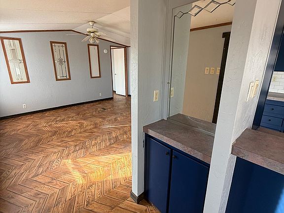 5th image of 952 Oasis Dr #E