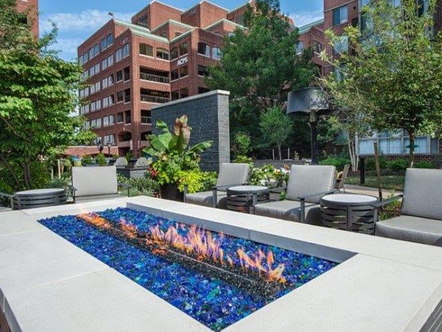 Fire Pit and Lounge