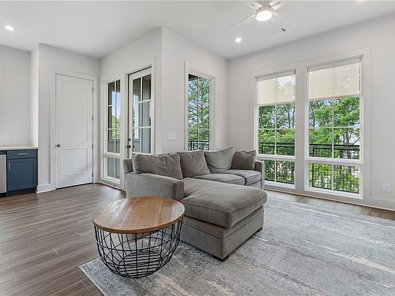 3rd image of 1290 Longreen Ter NW Unit 2