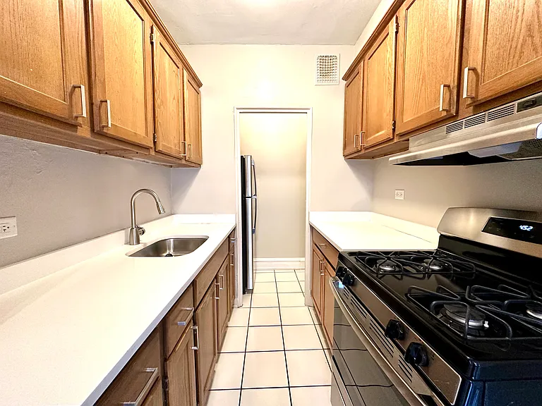 1033 W Loyola Ave #404 — Photo 12