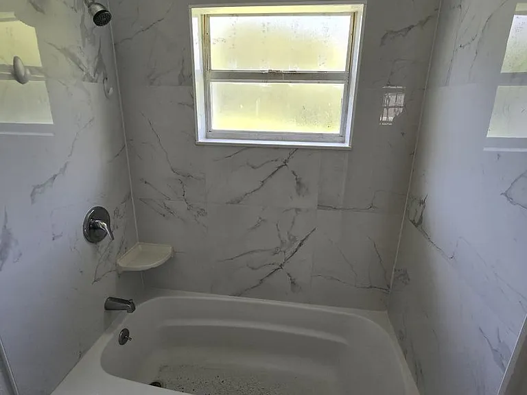 4003 Avenue I — Photo 6