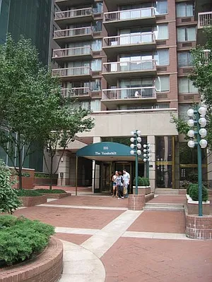Rented by Manhattan Living | media 8