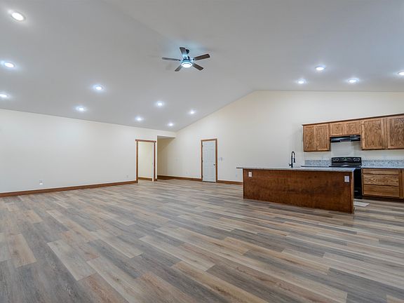 4th image of 2901 92nd Rd