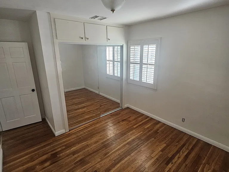 7820 Vantage Ave — Photo 6