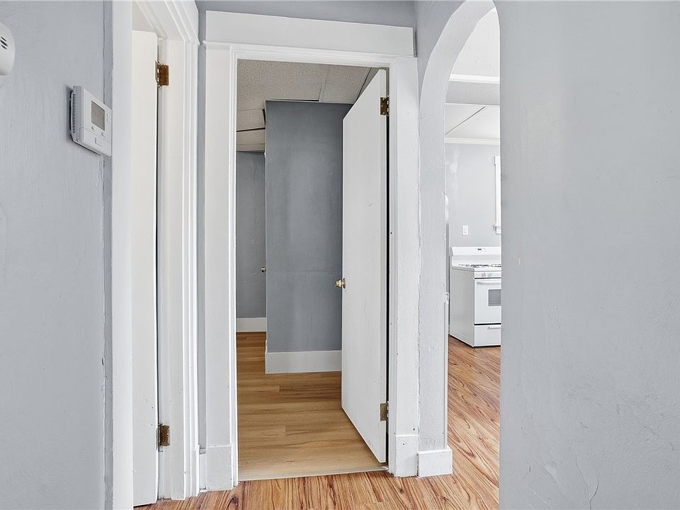 37th image of 3412 Gleason St