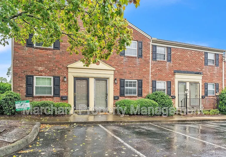 2530 E North St #11-B — Photo 7
