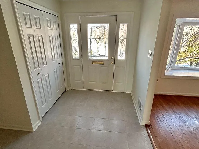 3301 Spring Ln — Photo 2