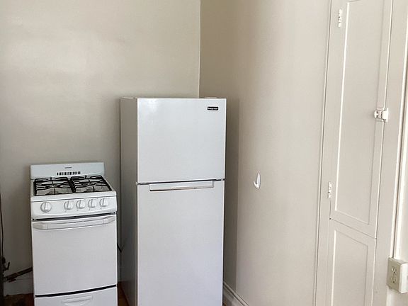 3rd image of 2034 Ashby Ave APT 5