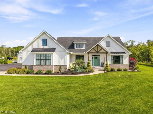 421 Pontius Rd, Mogadore, OH 44260