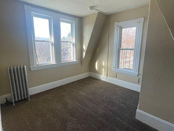 3rd image of 9 Dalton Ave APT 9