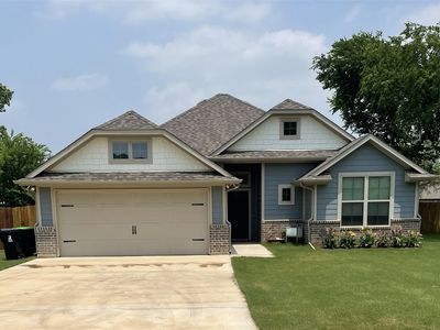 618 E Walcott St, Pilot Point, TX, 76258