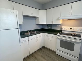 811 W Greenwood Ave APT 1-A, Waukegan, IL 60085