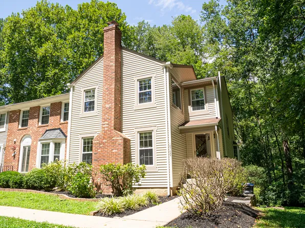 10100 Walnut Wood Ct, Burke, VA 22015