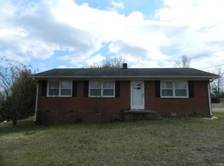4112 Kivett Dr, Jamestown, NC 27282