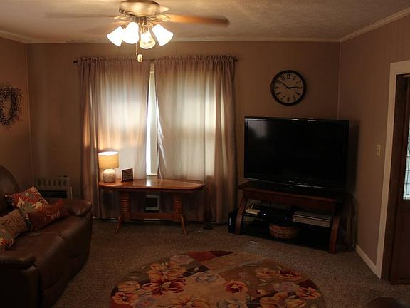 4th image of 801 Junior Ave