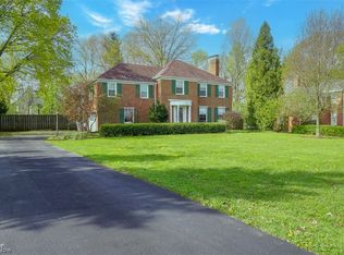15906 Aldersyde Dr, Shaker Heights, OH