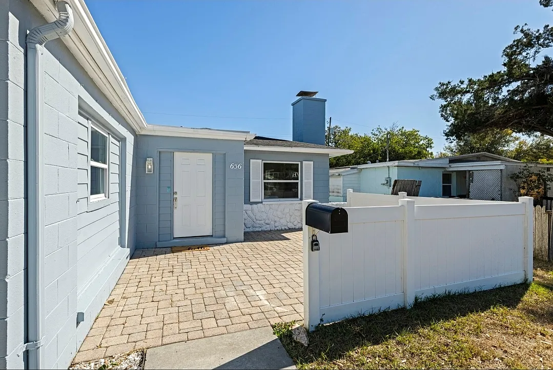 3 bed, 1236 sqft, $3,600 — Photo 3