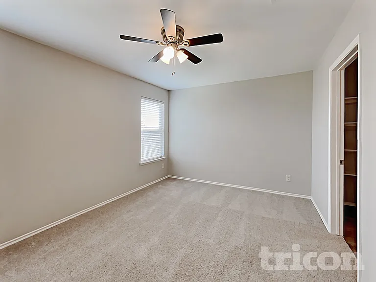 221 Thoroughbred St — Photo 6