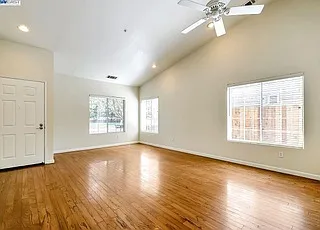 509 Saddleback Cir — Photo 3