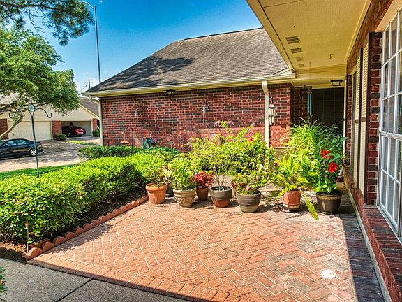 4th image of 3323 Country Meadows Ct