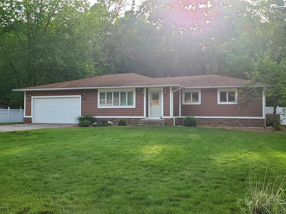1st image of 860 E Wedgewood Dr