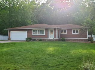 860 E Wedgewood Dr, Muskegon, MI 49445