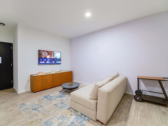 3rd image of 335 Biscayne Blvd #Id1232218p