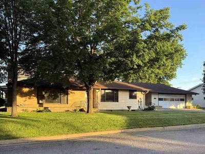 1327 N Minnesota St, New Ulm, MN, 56073