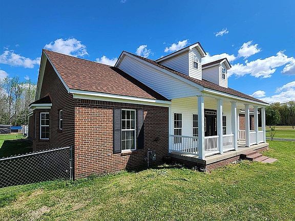 2nd image of 44 Bradley Ln