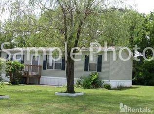 385 Greenview Cir, Fayetteville, GA 30214
