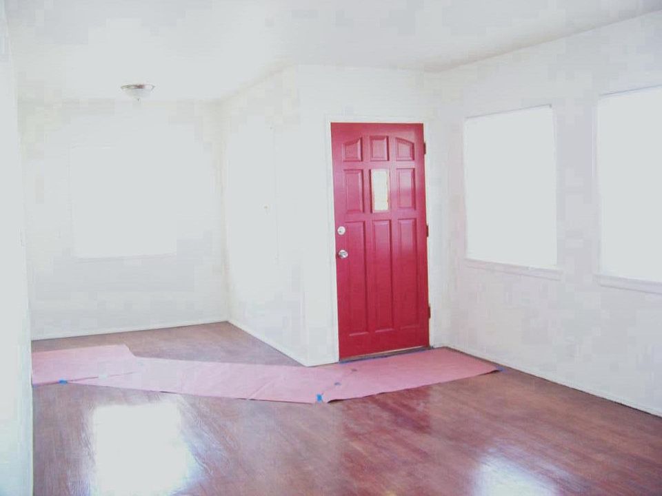 Front Room - Living Rm