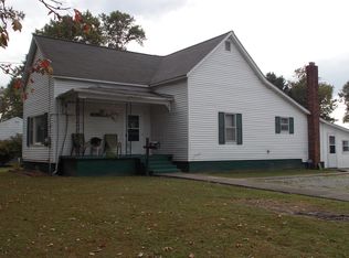 1215 S McKinley St, Harrisburg, IL 62946