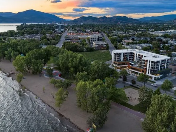 3477 Lakeshore Rd #325, Kelowna, BC V1W 4H6