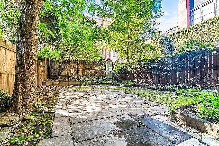 1st image of 460 W 51st St