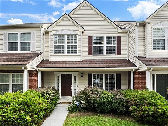 3rd image of 300 Willow Oak Dr